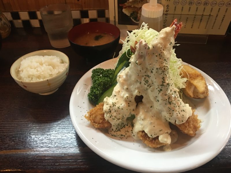 食堂スマイリー　エビフライ定食