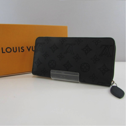 ★LOUIS VUITTON マヒナ／ジッピーウォレット  黒★